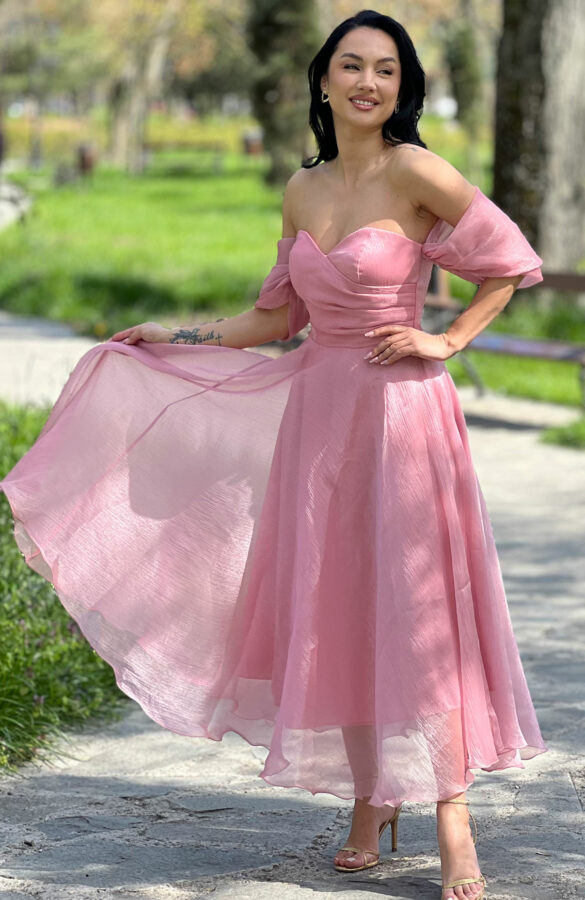 rochie-de-ocazie-eleganta-roz-din-organza (4)